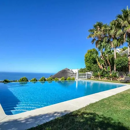 Impresionante Chalet Con Panoramico Al Mar Marbella
