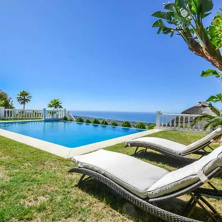 Impresionante Chalet Con Panoramico Al Mar